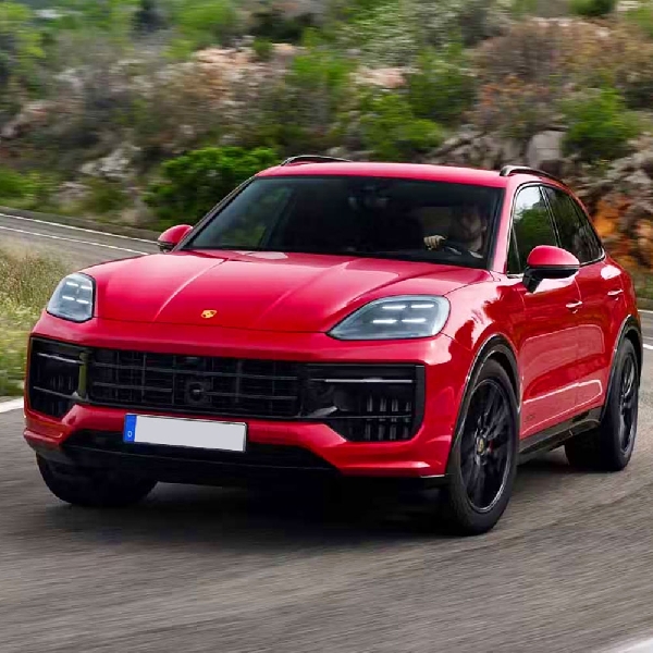 Porsche Cayenne GTS 2025 Dengan Mesin V8 493 HP Hadir Dengan Dua Model