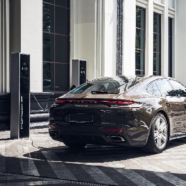 Porsche Destination Charging Pertama di Jakarta Diresmikan