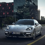 New Porsche Panamera Turbo S E-Hybrid Dengan Output Power 671HP