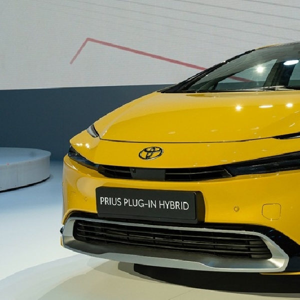 Toyota Prius HEV Resmi Dijual, Harganya Mulai 325 Jutaan