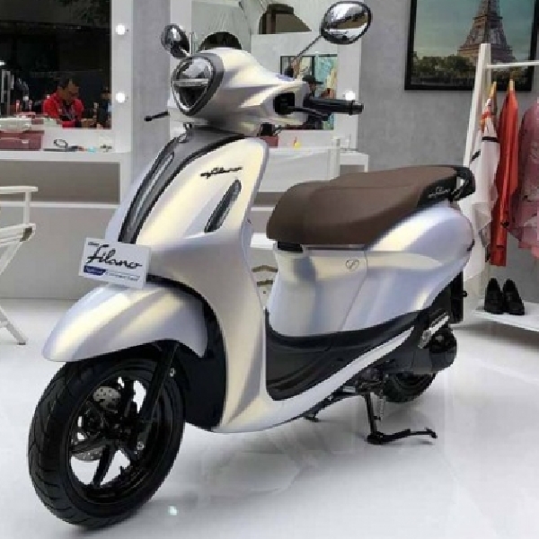 Tampilannya Ala Vespa, Ini Skutik Hybrid Terbaru Yamaha, Grand Filano
