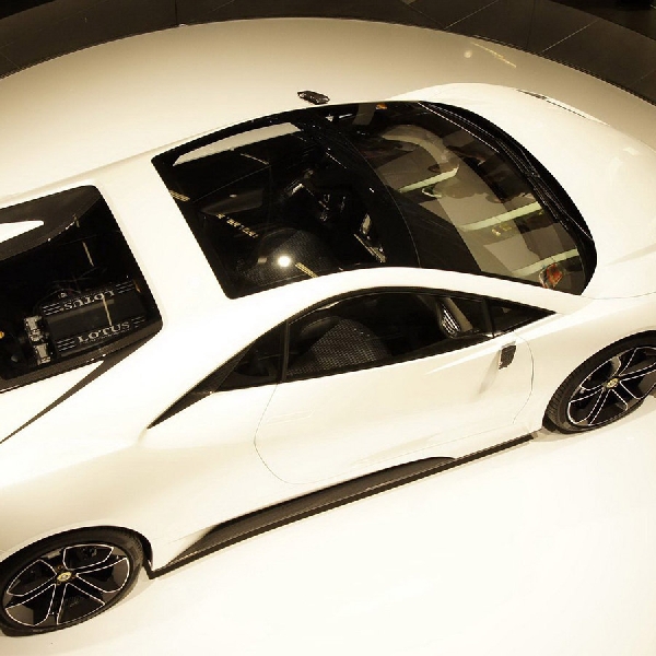 Lotus Investasi Jutaan Dollar untuk Hypercar Listrik