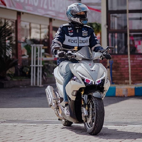 Yamaha Aerox Bersolek Proper, Body Clean Dikombo Aura Racy Darah Vietnam