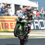 WorldSBK: Raih Kemenangan - Jonathan Rea Hentikan Rekor Tom Sykes di Donington Park