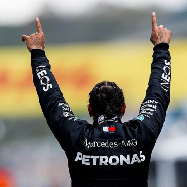 F1: Resmi, Lewis Hamilton Perpanjang Kontrak Satu Tahun di Mercedes