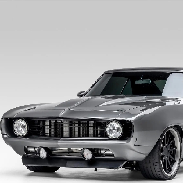 Restomod Chevrolet Camaro Adopsi Mesin LSX Twin Turbo 700-HP