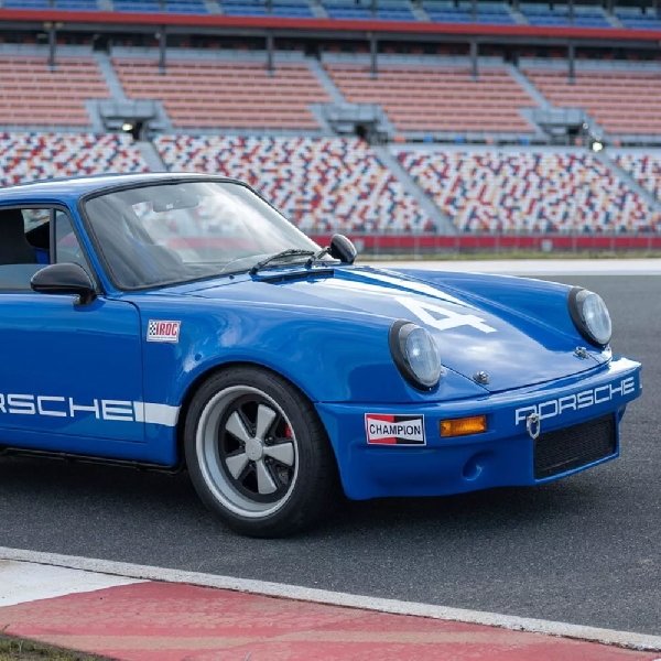Retro Designs Memperkenalkan Restomod Porsche 911 RSR 1974