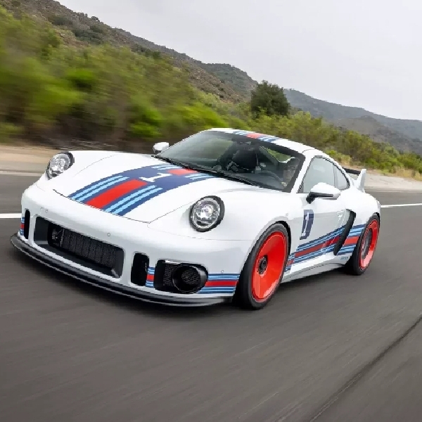 Rezvani Pamerkan RR1 Produksi, 911 Modern dengan Livery Retro