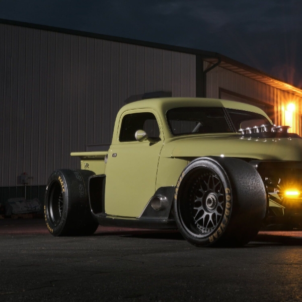 Restomodder Ini Bikin Pickup Truck Jadul Jadi Hot-Rod Buas!