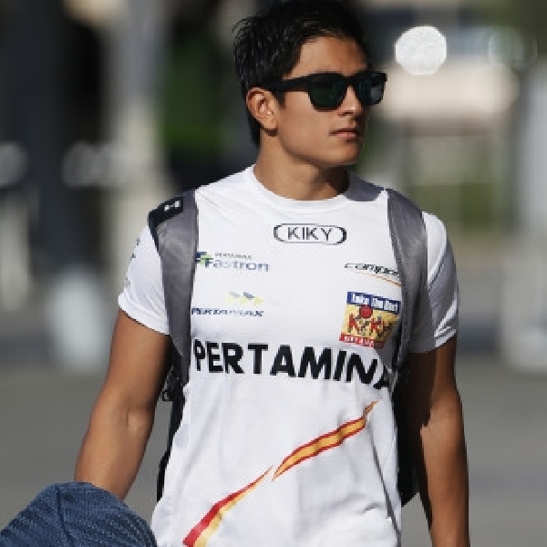 F1: Rio Haryanto Catatkan Hasil Positif dalam Test Mobil MRT05 di Silverstone