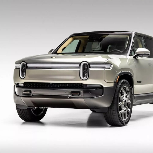 Mobil One-Off Pertama Rivian Meluncur di Monterey Car Week