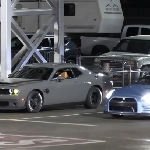 Diadu Nih! Dodge Challenger Vs Nissan GT-R R35, Loh Kok Hasilnya Gini?