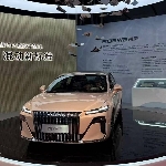 Roewe M7 PHEV Resmi Meluncur dengan jangkauan 2.000 km