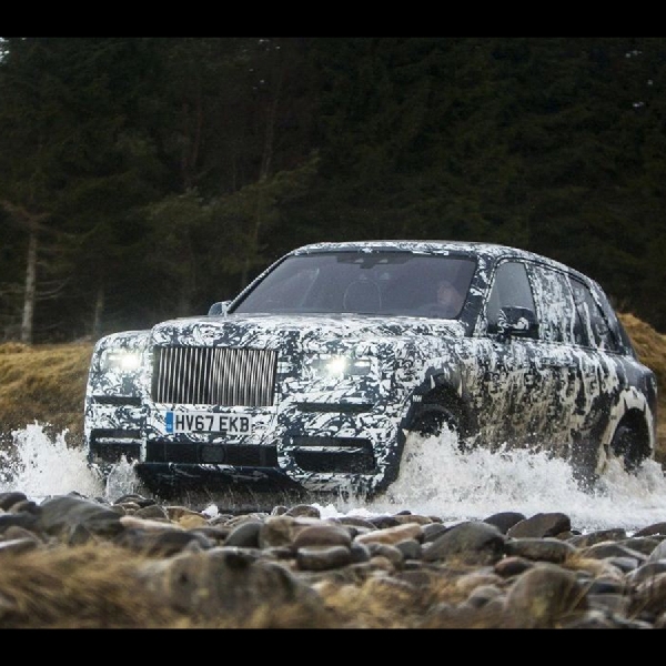 Cullinan, Crossover Pertama Rolls-Royce yang Meluncur Mei 2018