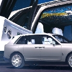 Rolls-Royce Cullinan Cosmos Hadirkan Headliner yang Dilukis Tangan