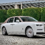 Rolls-Royce Rilis One-Off Phantom dengan Interior Berhias Bordiran Bunga