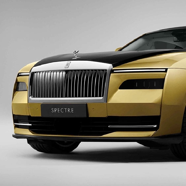 Rolls Royce Ungkap EV Pertamanya, Spectre EV 2024