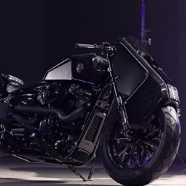Terinpirasi Desain Komputer, Rough Crafts Rilis Harley Street Bob "Cosmos Charger"
