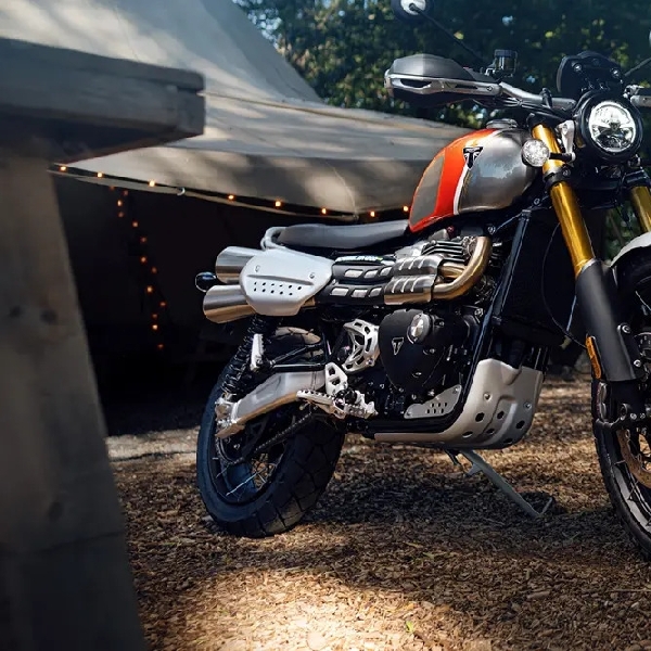 Triumph mengeluarkan Bonneville Versi Gold Line Tersedia Untuk Satu Tahun