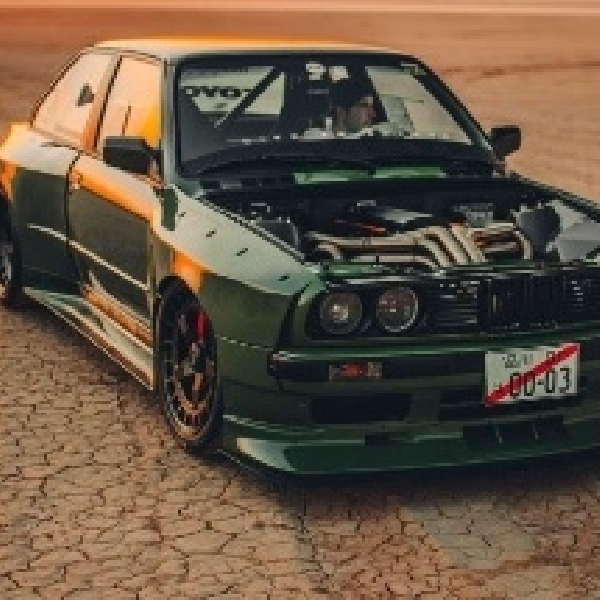 BMW E30 Berubah Jadi Gladiator Hulk, Widebody LTO Sangar Bermesin V8 Muscle Car