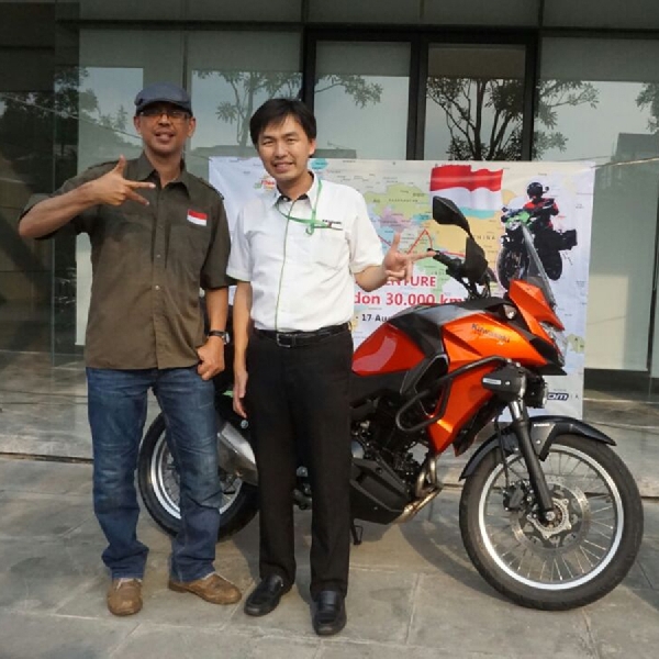 Kawasaki Serah Terimakan Versys-X 250 Untuk Solo Riding Jakarta - London