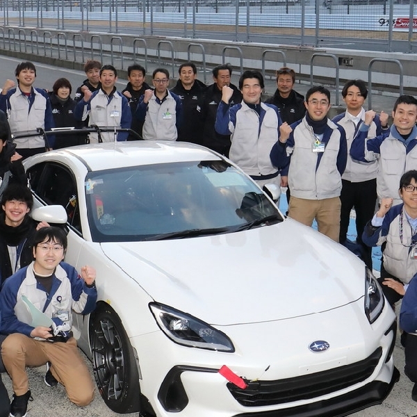 Mobil Balap Konsep Subaru BRZ Uji Bahan Bakar Netral Karbon Sintetis Di Jepang