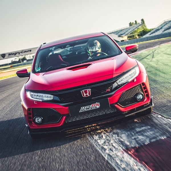 Pembuktian Performa Honda Civic Type R di Sirkuit Magny-Cours GP