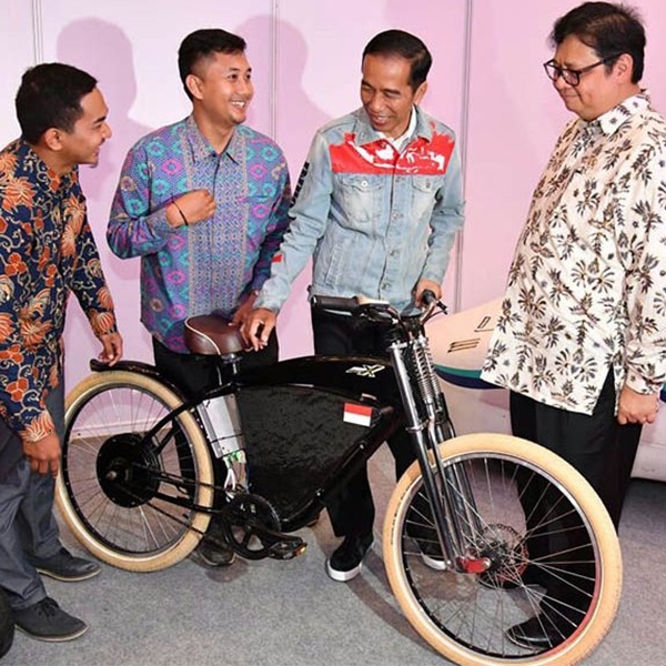 PitX, Sepeda Listrik Lokal yang Dibubuhi Tanda Tangan Jokowi