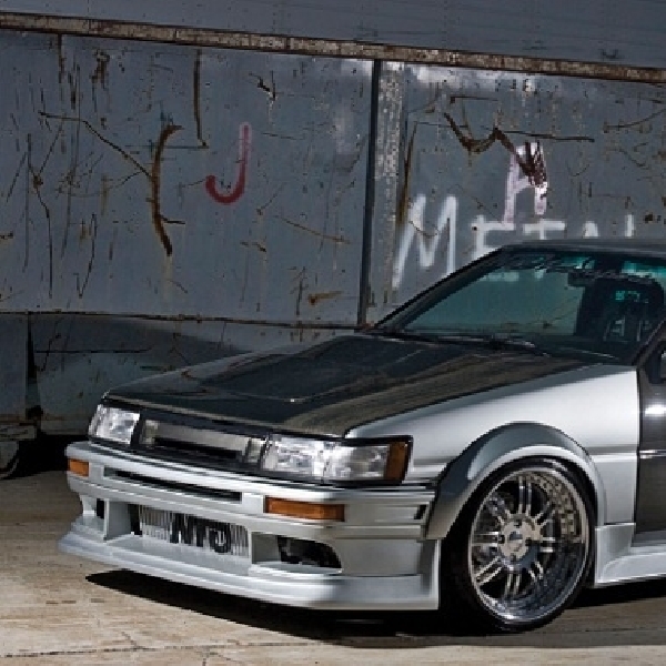 Mirip Mobil Takumi, Toyota AE86 Garang Bermesin V8 Plus Widebody Sporty