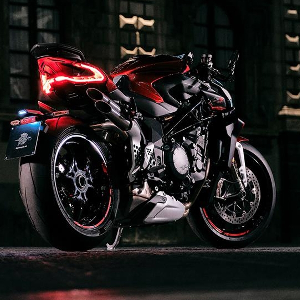 Tampilan Terbaru MV Agusta Brutale 1000 RR 2021