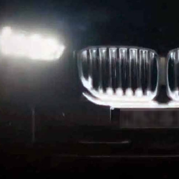 Teaser BMW X5 2024 Terungkap Dengan Grill Bercahaya