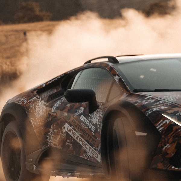 Lamborghini Rilis Teaser Huracan Sterrato Off-Road, Debut Akhir Tahun?