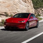 Tesla Akhirnya Menawarkan Paket Penarik untuk Model 3 yang Diperbarui di Negara Ini