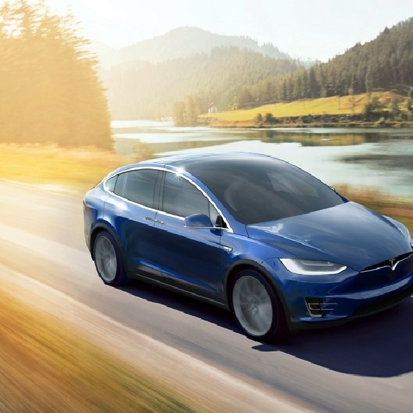 Tesla Akan Hadirkan Model X yang Lebih Murah