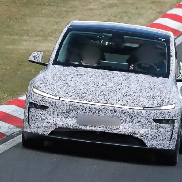 Tesla Uji Coba Prototipe Model Y Performance di Nurburgring