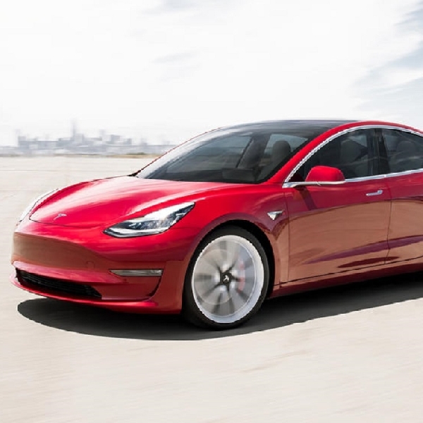 Tesla Akan Ungkap Sesuatu Yang Besar Bulan Ini