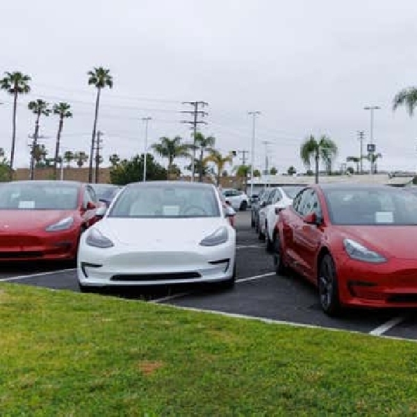 Tesla Percepat Produksi Mobil Listrik Murahnya