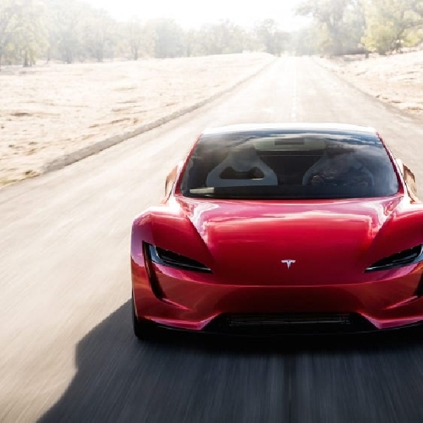 Elon Musk janjikan Tesla Roadster Hadir Tahun Depan