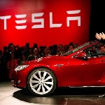Elon Musk Bocorkan Robotaxi Tesla Akan Bernama Cybercab
