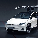 Tesla Stop Produksi Model S Dan Model X Versi Stir Kanan, Ini Alasannya