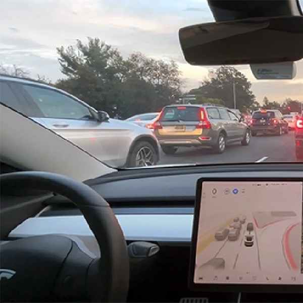 Tesla Memperkenalkan Full-Self Driving Beta 10.3.1
