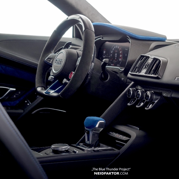 Modifikasi Interior Audi R8 oleh Neidfaktor