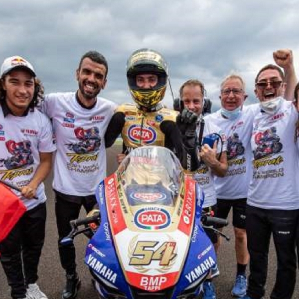 Toprak Razgatlioglu Rayakan Kemenangan World Superbike 2021 di Sirkuit Mandalika