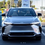 Toyota BZ4X Segera Diluncurkan, Ada Tawaran Pengisian Daya Gratis