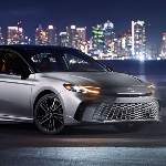 Toyota Camry 2025 Hadir Dengan Tampilan Dan Teknologi Baru Serta AWD
