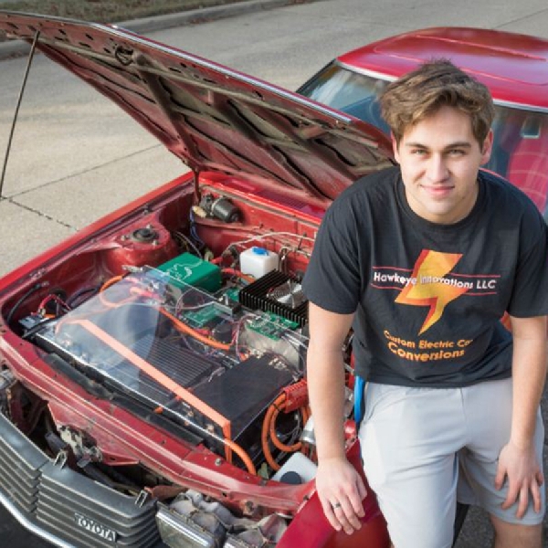 Adam Lansing, Pemuda Texas Mengkonversi Toyota Celica Menjadi Full Electric