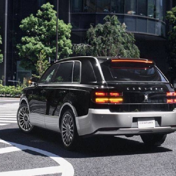 SUV Termewah Toyota Sekarang Punya Fitur Baru Ini