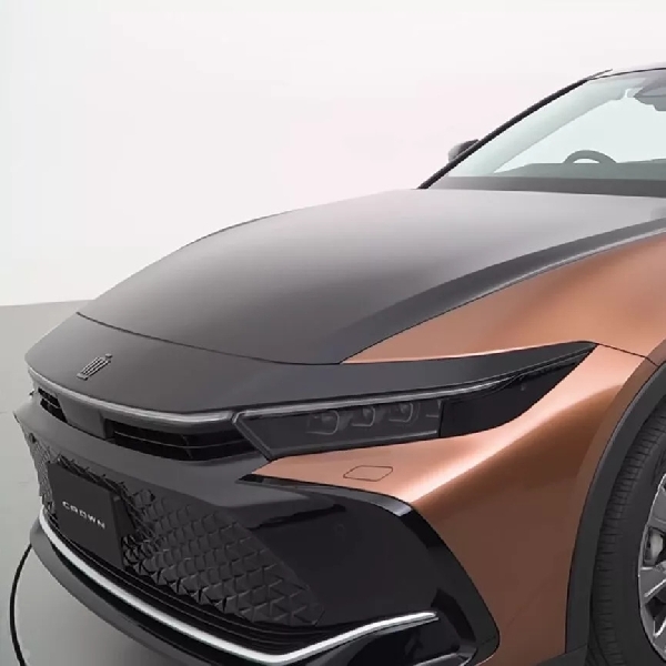 Mobil Konsep Toyota Crown Dengan Atap Terbuka, Unik Banget