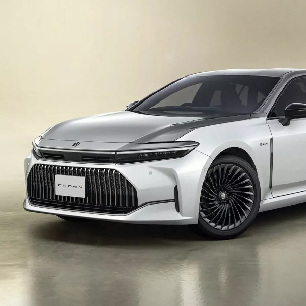 Rayakan Ulang Tahun ke-70, Toyota Crown Hadirkan Sedan Mirip Maybach di Jepang