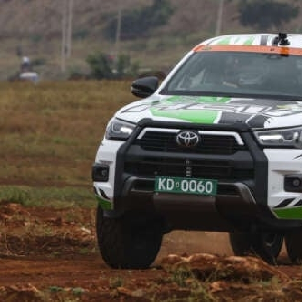 Prototipe Toyota Hilux Mild Hybrid Diuji Coba Dalam Balap Reli